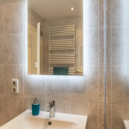 Hubert Apartment