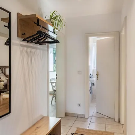 Hubert Apartment *